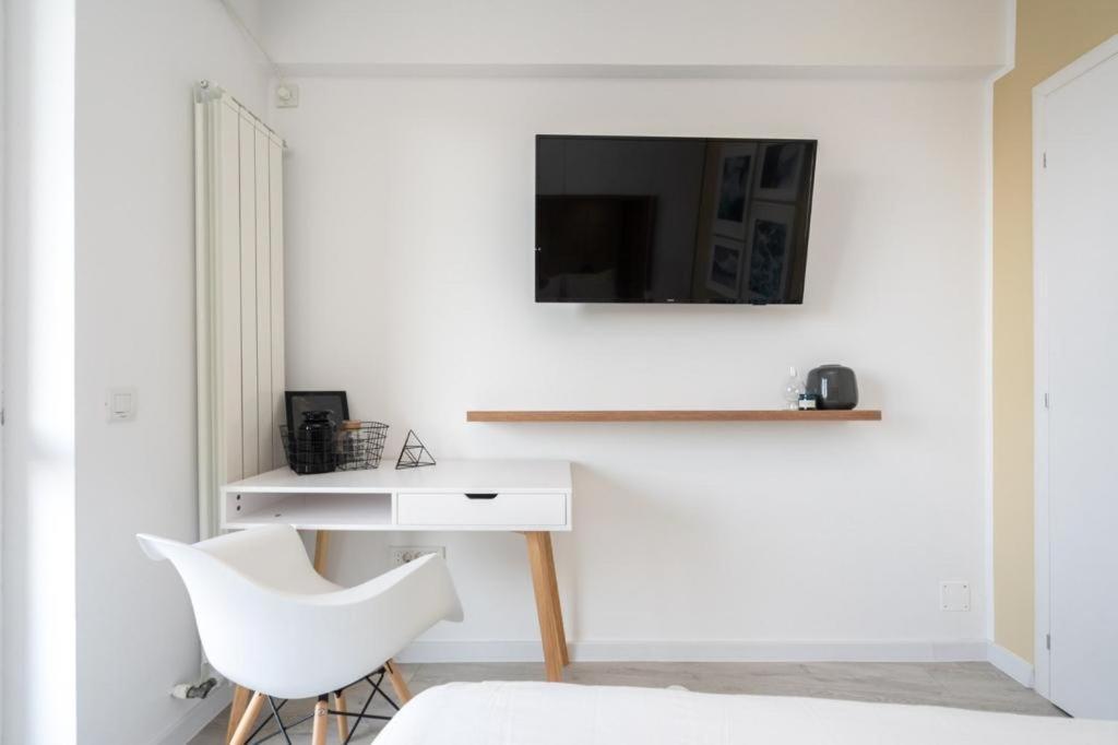 Piata Romana, Two Bedrooms Apartment Bukarest Kültér fotó